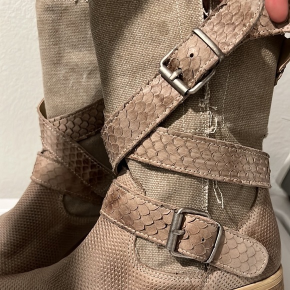 Anthea Python and canvas boots from Rome, Italy - Picture 6 of 9
